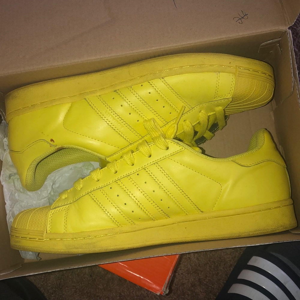 Yellow shell toes